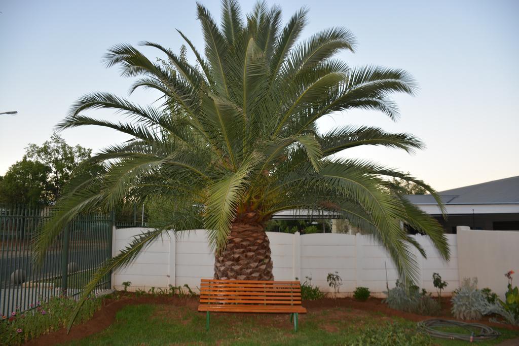 Blue Crane Guest House Bloemfontein Esterno foto