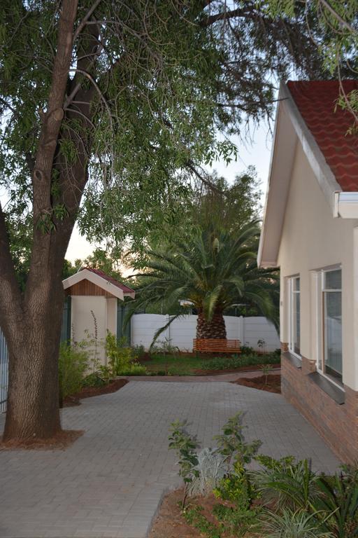 Blue Crane Guest House Bloemfontein Esterno foto